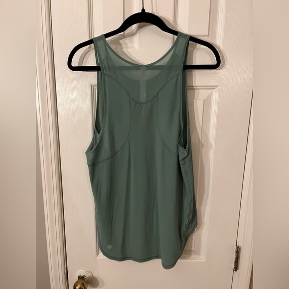 Lululemon tank - Picture 3 of 3